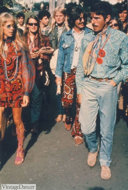 1960s mens hippie fashion 60s hippies, Pattie Boyd and George Harrison in San Francisco