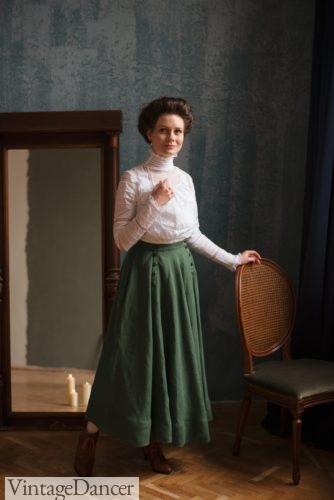 Gibson Girl makes authentic Edwardian clothes