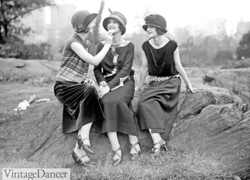 1920s flapper girls. The Duncan Sisters, American vaudeville duo who became popular in the 1920s with their act Topsy and Eva.