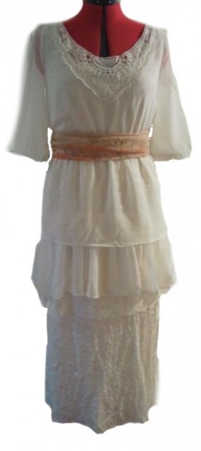 DIY Titanic tea dress in white. Edwardian era 1900-1915 fashion costume ideas at VintageDancer.com/1900s