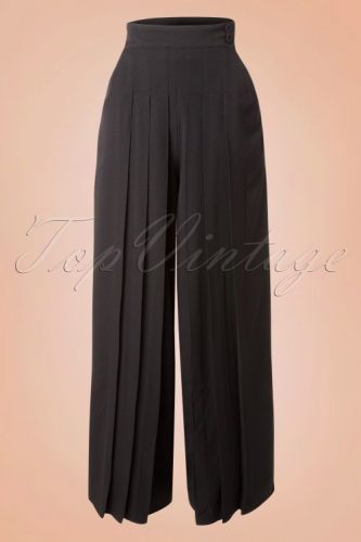 These pants from Top Vintage could easily be dressed up or down, depending on the occasion. 