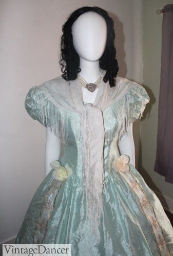 Victorian dress DIY - Fringe and lace shawl loosley tied