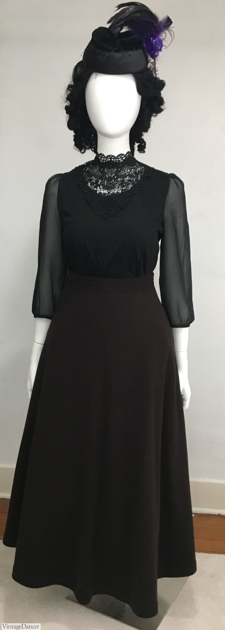Make an Easy Victorian Costume Dress with a Skirt and Blouse