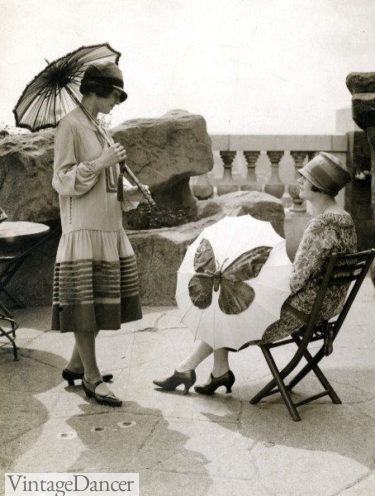 1926 afternoon dresses with butterfly parasol