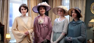 1920 Fashion women downton abbey fashion Downton Abbey fashion season 3 1920s ladies in pastel chiffon dress, wide brim hats, silk wraps
