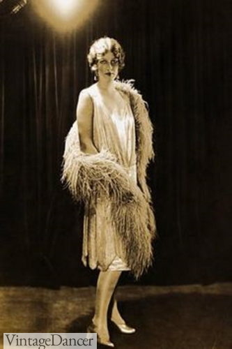 1920s Shawls, Scarves, Furs, Boa &#038; Wraps Styles History, Vintage Dancer