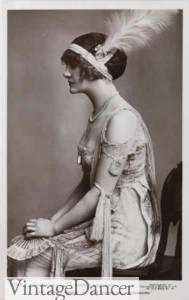 1920s headband with feathers