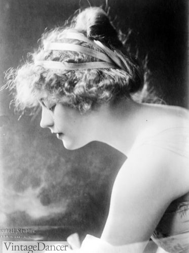 Marion Davies evening updo with ribbons 1921