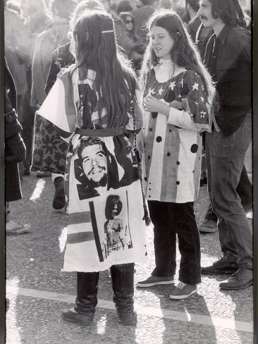Hippies in the 60s : Fashion, Festivals, Flower Power, Vintage Dancer